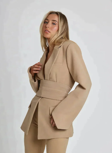 Dorothy - Blazer mit zusätzlichen Gürteln