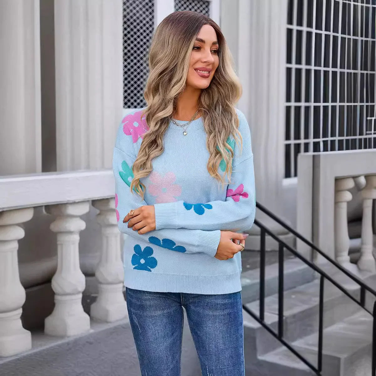Aislin | Lässiger Blumengehäkelter Pullover