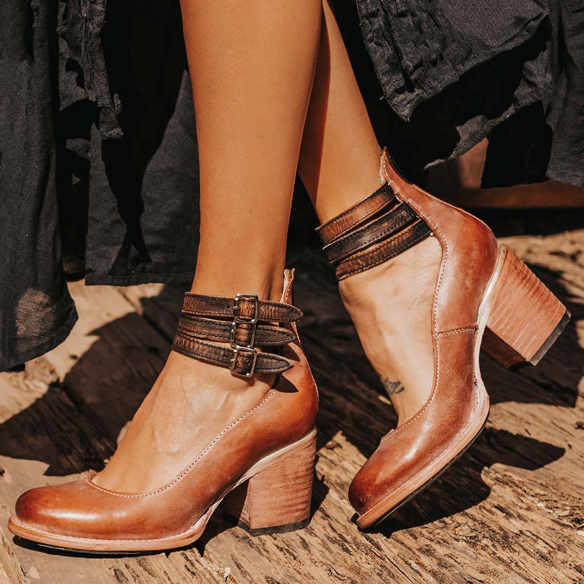 Neda - Modische Pumps mit Knöchelriemen
