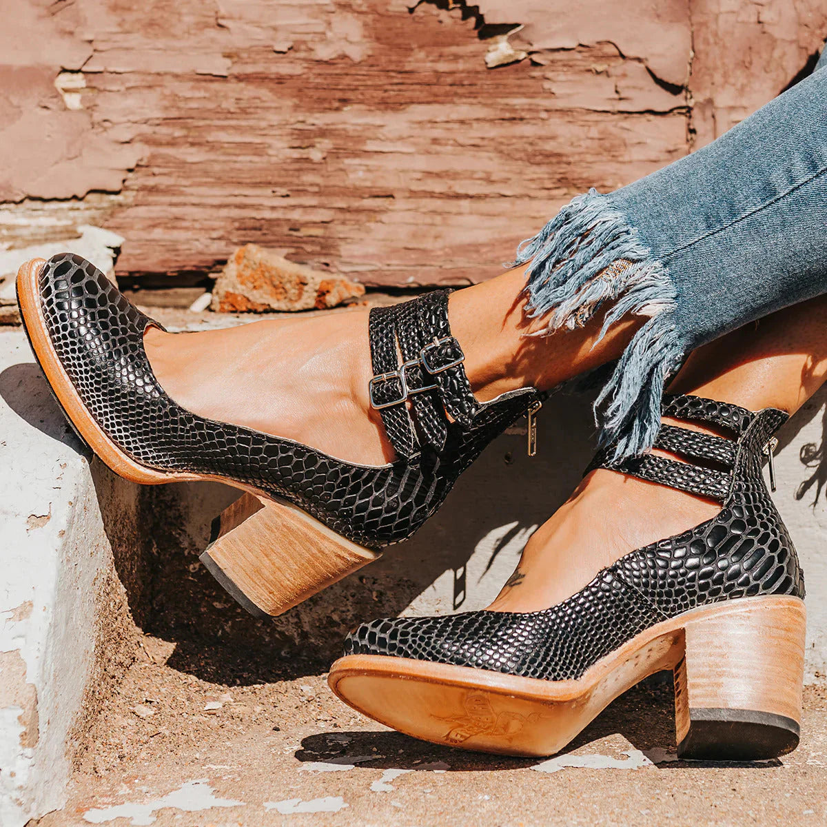 Neda - Modische Pumps mit Knöchelriemen