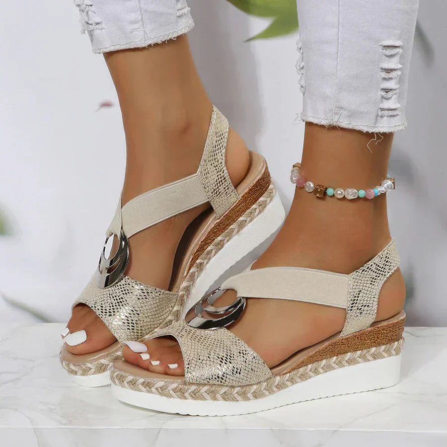 Viola - Bequeme orthopädische Sandalen mit Keilabsatz