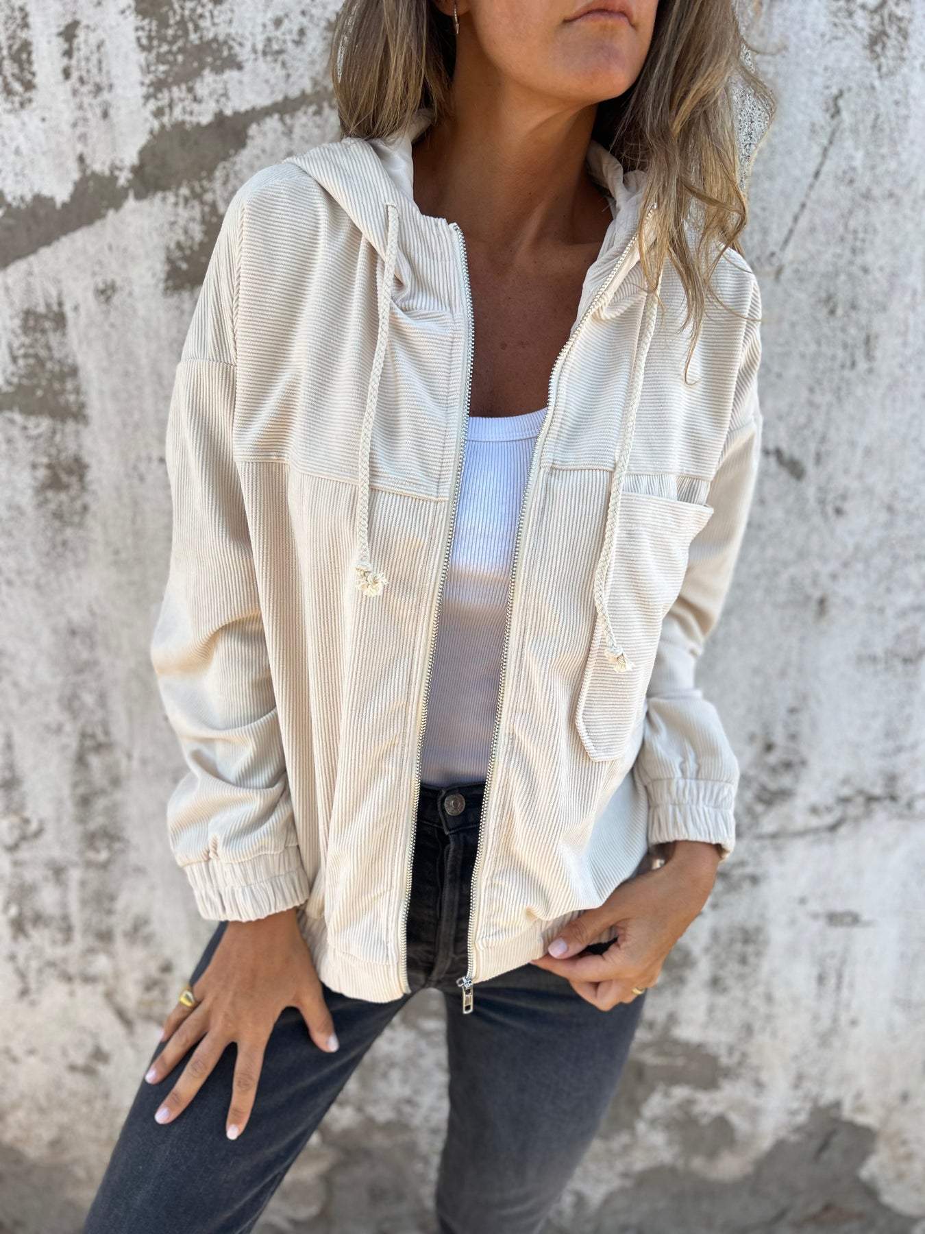 Tova – Stilvolle Cordjacke mit Reißverschluss